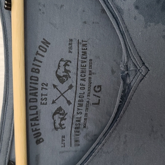 3/$40 Men's Large BUFFALO David Bitton graphic tshirt - Picture 3 of 7